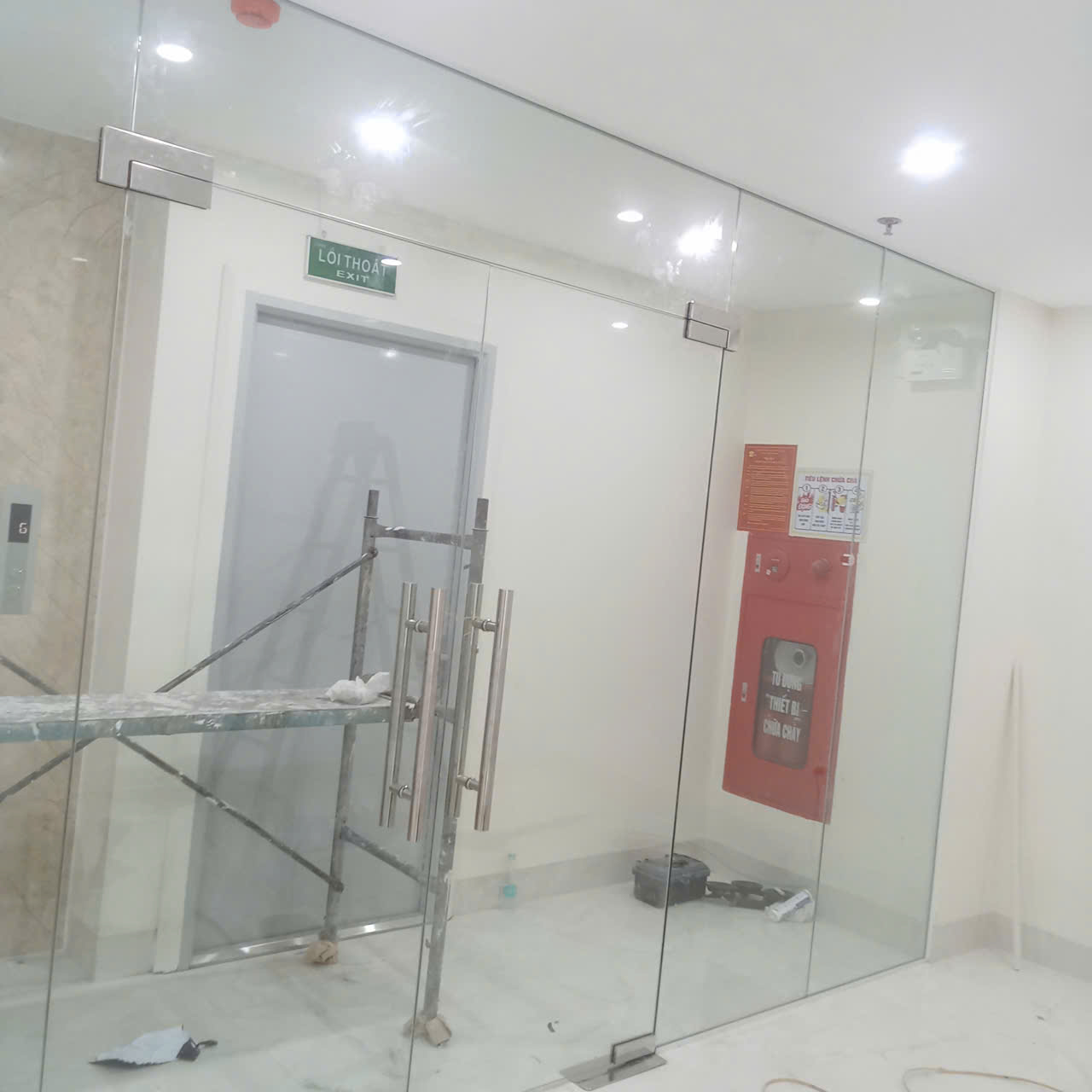 Báo Giá Lắp Vách Kính 10mm Mới Nhất, Thi Công Nhanh Gọn